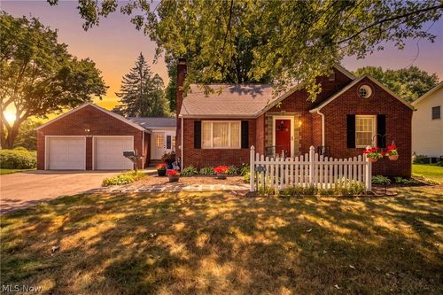 514 Everhard Rd Sw, North Canton, OH, 44709-1020 | Card Image
