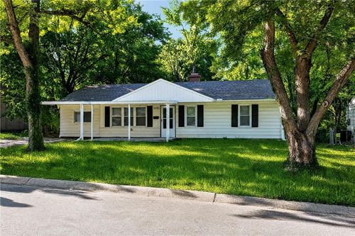 8212 E 111th Ter, Kansas City, MO, 64134-3441 | Card Image