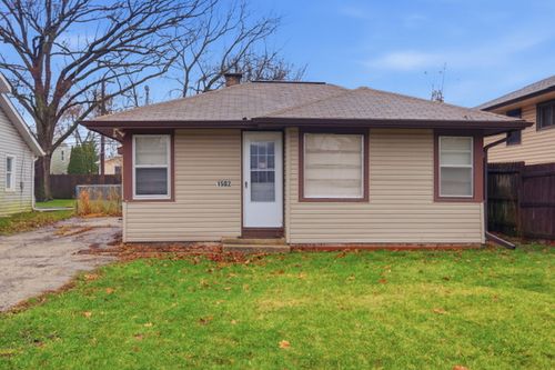 1502 Ridgeway St, Round Lake Beach, IL, 60073-2162 | Card Image