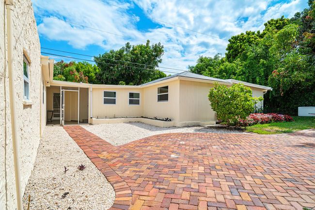 813 Avon Rd, House other with 4 bedrooms, 2 bathrooms and null parking in West Palm Beach FL | Image 26