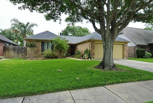 4823 Pecan Grove Drive, Pearland, TX, 77584 | Card Image