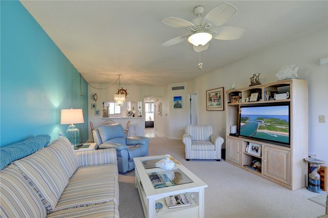 APT-306 - 6175 S Mirror Lake Dr, House attached with 2 bedrooms, 2 bathrooms and null parking in Sebastian FL | Image 7
