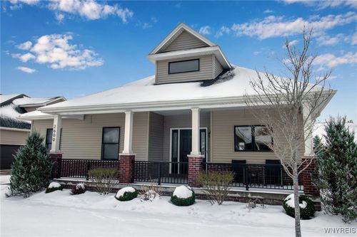 2600 Farrier Ln, East Aurora, NY, 14052-2173 | Card Image