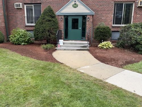 302-110 English Village Road, Manchester, NH, 03102 | Card Image