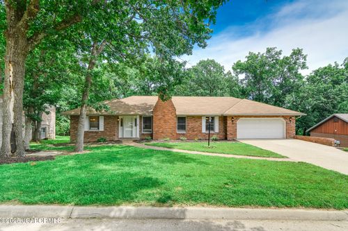 1745 Engelwood Dr, Jefferson City, MO, 65101-2384 | Card Image