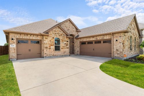 526 Natchez Ln, Glenn Heights, TX, 75154-8958 | Card Image