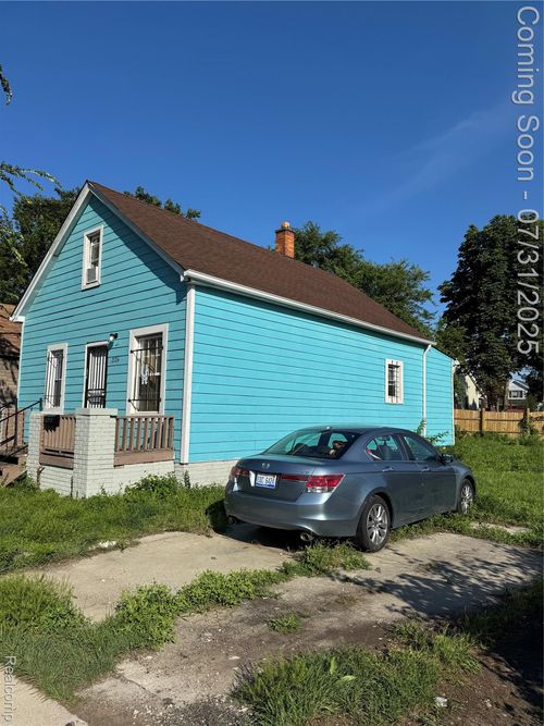 2124 Halleck St, Hamtramck, MI, 48212-4205 | Card Image