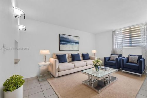 118w-801 Nw 47th Ave, Miami, FL, 33126-2205 | Card Image