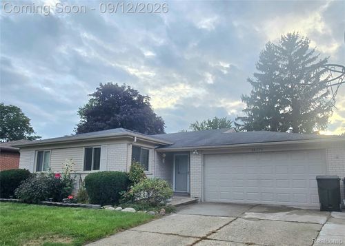 38775 Littlefield Dr, Sterling Heights, MI, 48312-1340 | Card Image