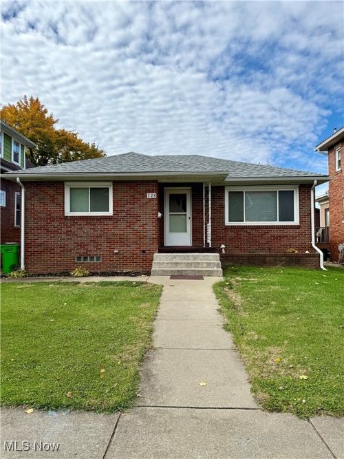 724 N Dawson St, Uhrichsville, OH, 44683-1622 | Card Image