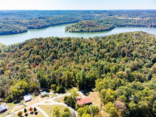 34683 Sunshine Rd, Piedmont, OH, 43983-9522 | Card Image