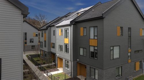 5575 Berlin Way, Pittsburgh, PA, 15201-2664 | Card Image