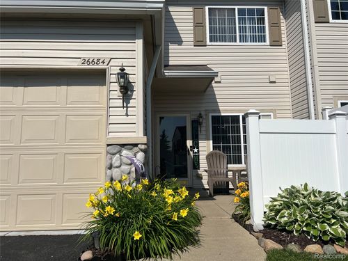 26684 Kirkway Dr, Woodhaven, MI, 48183-1977 | Card Image