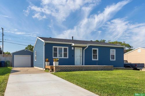 4113 Bartmann Dr, Bellevue, NE, 68147-1744 | Card Image