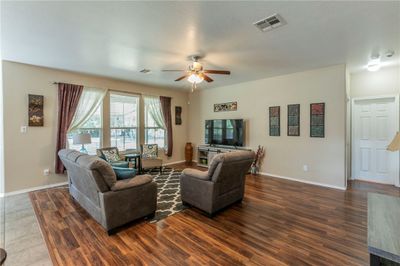 6725 Serena Lane, House other with 5 bedrooms, 3 bathrooms and 3 parking in Woodway TX | Image 3