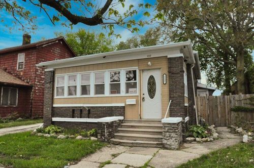 112 Hickory St, Streator, IL, 61364-2129 | Card Image