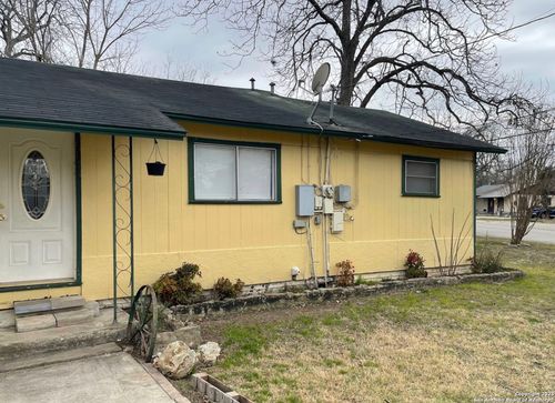 220 S Live Oak Ave, New Braunfels, TX, 78130-6430 | Card Image