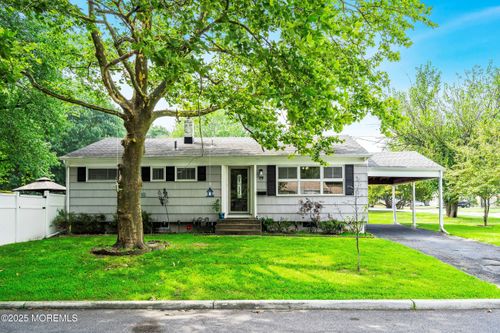 19 Huxley Dr, Old Bridge, NJ, 08857-1647 | Card Image