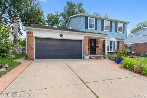 14201 Thornwood St, Riverview, MI, 48193-7823 | Card Image