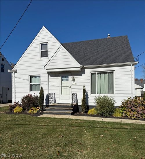 30401 Mildred Dr, Willowick, OH, 44095-4843 | Card Image