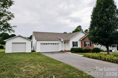 5139 Silver Tree Trl, Conover, NC, 28613-8498 | Card Image