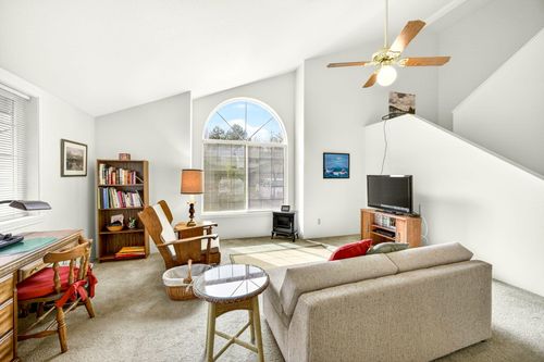 2122 Creek Dr, Ashland, OR, 97520-3762 | Card Image