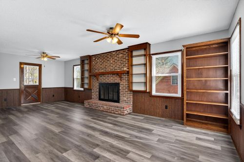 154 Saxon Dr, Gaffney, SC, 29341-1028 | Card Image