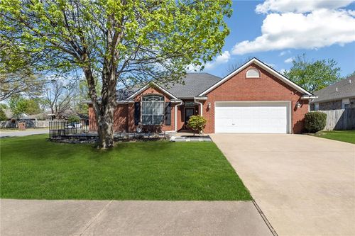 3901 Sw Cherry Rd, Bentonville, AR, 72713-7326 | Card Image