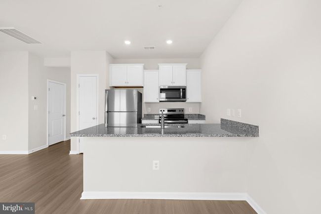 8124 Bartholomew Ct, Townhouse with 3 bedrooms, 3 bathrooms and null parking in BALTIMORE MD | Image 6