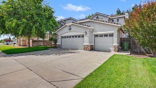379 John Kamps Way, Ripon, CA, 95366 | Card Image