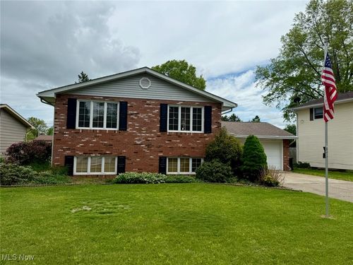 644 Orchard Ave Nw, New Philadelphia, OH, 44663-1142 | Card Image
