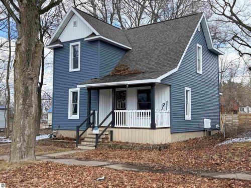 824 Cotey St, Cadillac, MI, 49601-1411 | Card Image