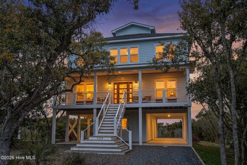109 Old Village Ln, N Topsail Beach, NC, 28460-8133 | Card Image