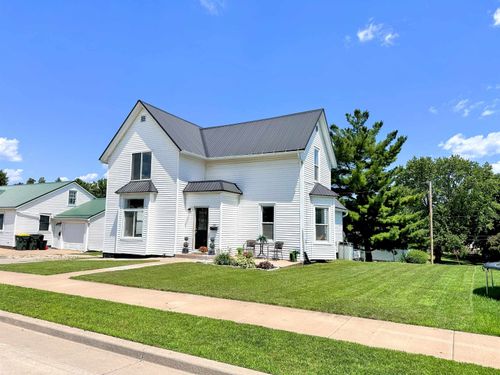 529 N Madison St, Lancaster, WI, 53813-1131 | Card Image