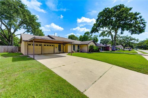 4738 Kingfisher Drive, Houston, TX, 77035 | Card Image
