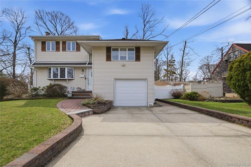 26 Bowden Dr, Huntingtn Sta, NY, 11746-4218 | Card Image
