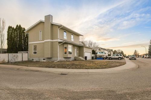 265 Sprague Way Se, Medicine Hat, AB, T1B3L9 | Card Image