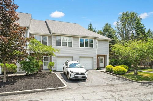 45 Deer Ct Dr, Middletown, NY, 10940-6858 | Card Image