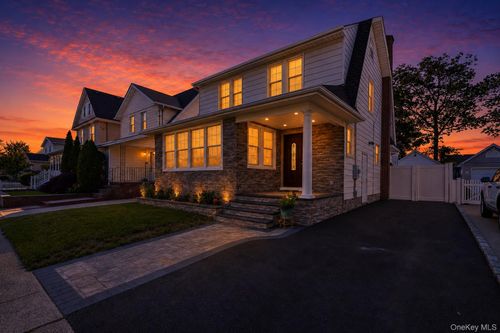 2913 Davis St, Oceanside, NY, 11572-2014 | Card Image