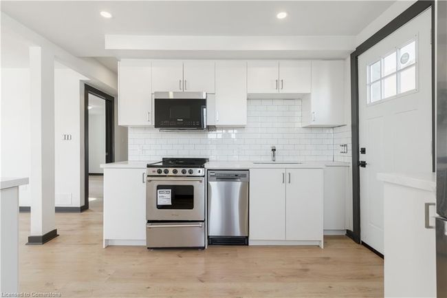 32 Britannia Ave, House other with 4 bedrooms, 3 bathrooms and 2 parking in Hamilton ON | Image 5