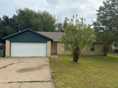 7204 Hanging Cliff Place, House other with 3 bedrooms, 2 bathrooms and null parking in North Richland Hills TX | Image 1