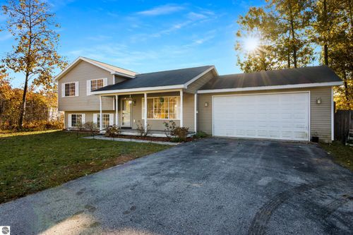 4667 Quail Ct, Traverse City, MI, 49685-7363 | Card Image