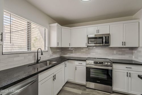 2979 E Winterhaven Dr, Tucson, AZ, 85716-1279 | Card Image