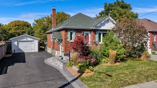 240 George St, Oshawa, ON, L1H2W5 | Card Image