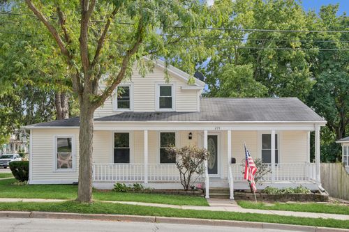 215 Illinois Ave, St. Charles, IL, 60174-2149 | Card Image