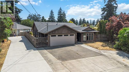3377 Alfred Pl, Victoria, BC, V9C3J4 | Card Image