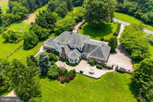 779 Ad Hoc Rd, GREAT FALLS, VA, 22066-2627 | Card Image