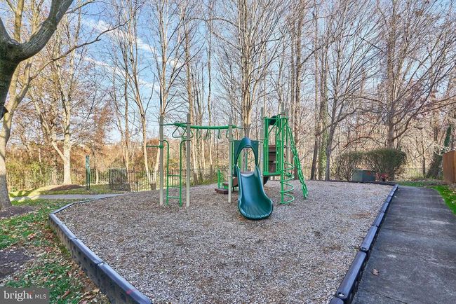 9332 Branch Side Ln, Townhouse with 4 bedrooms, 4 bathrooms and null parking in FAIRFAX VA | Image 40