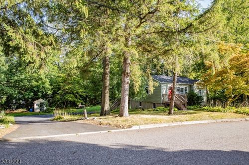 18 Millington Ave, Hewitt, NJ, 07421-2823 | Card Image