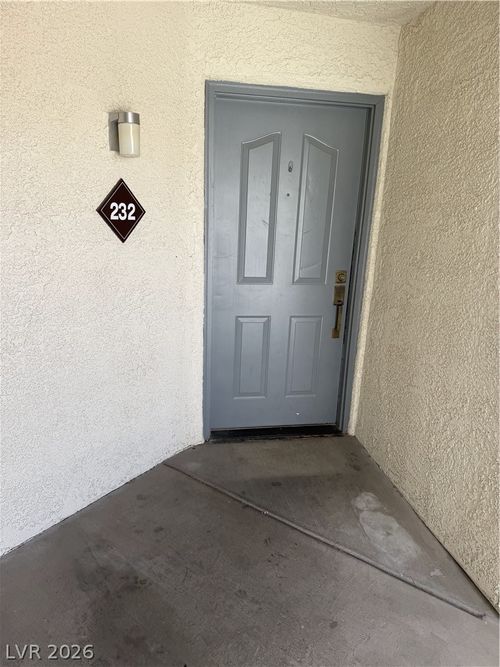 232-8455 W Sahara Ave, Las Vegas, NV, 89117-1838 | Card Image